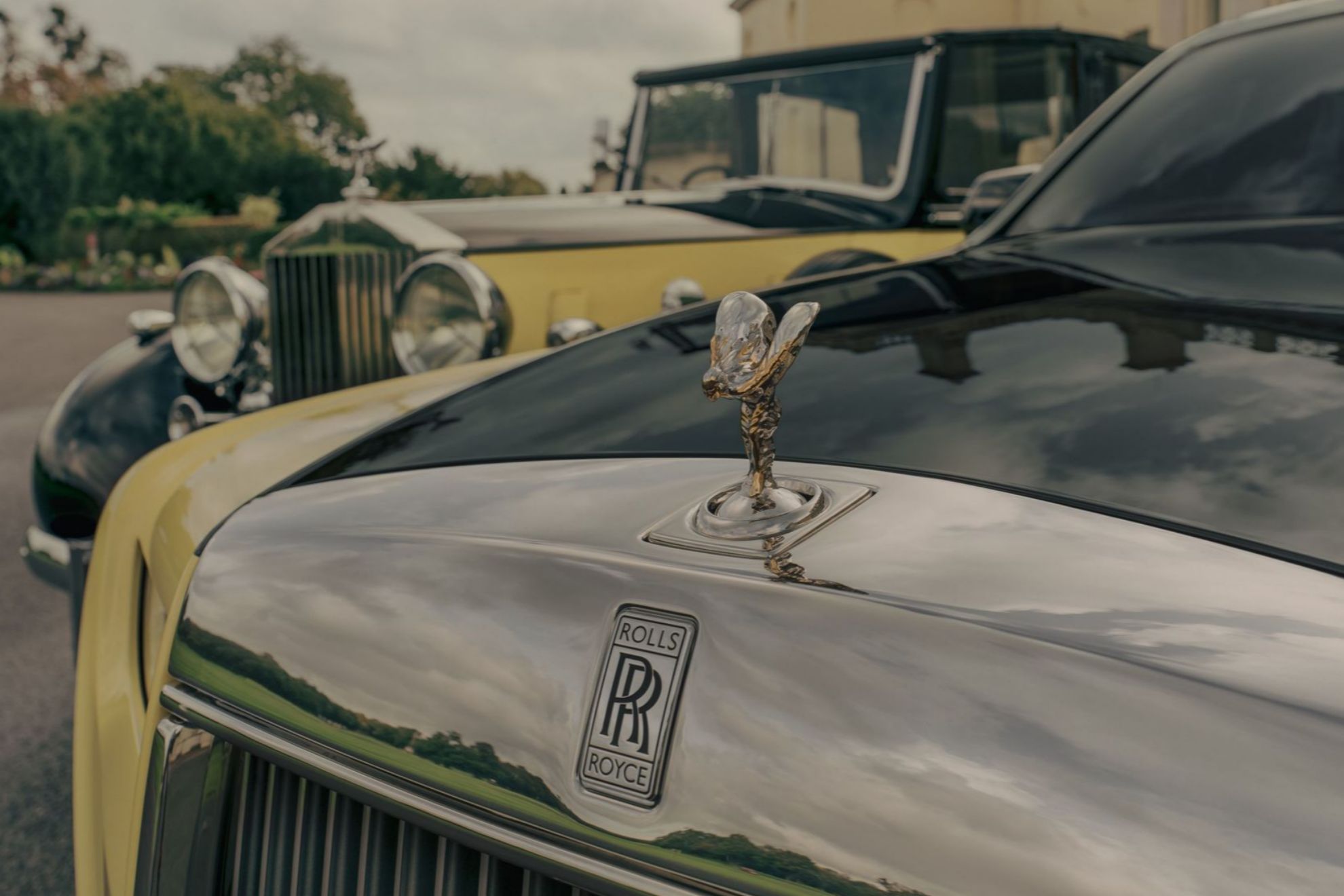 Rolls-Royce: Rolls-Royce Goldfinger: un coche 'cargado' de oro como  homenaje al enemigo de 007 | Marca