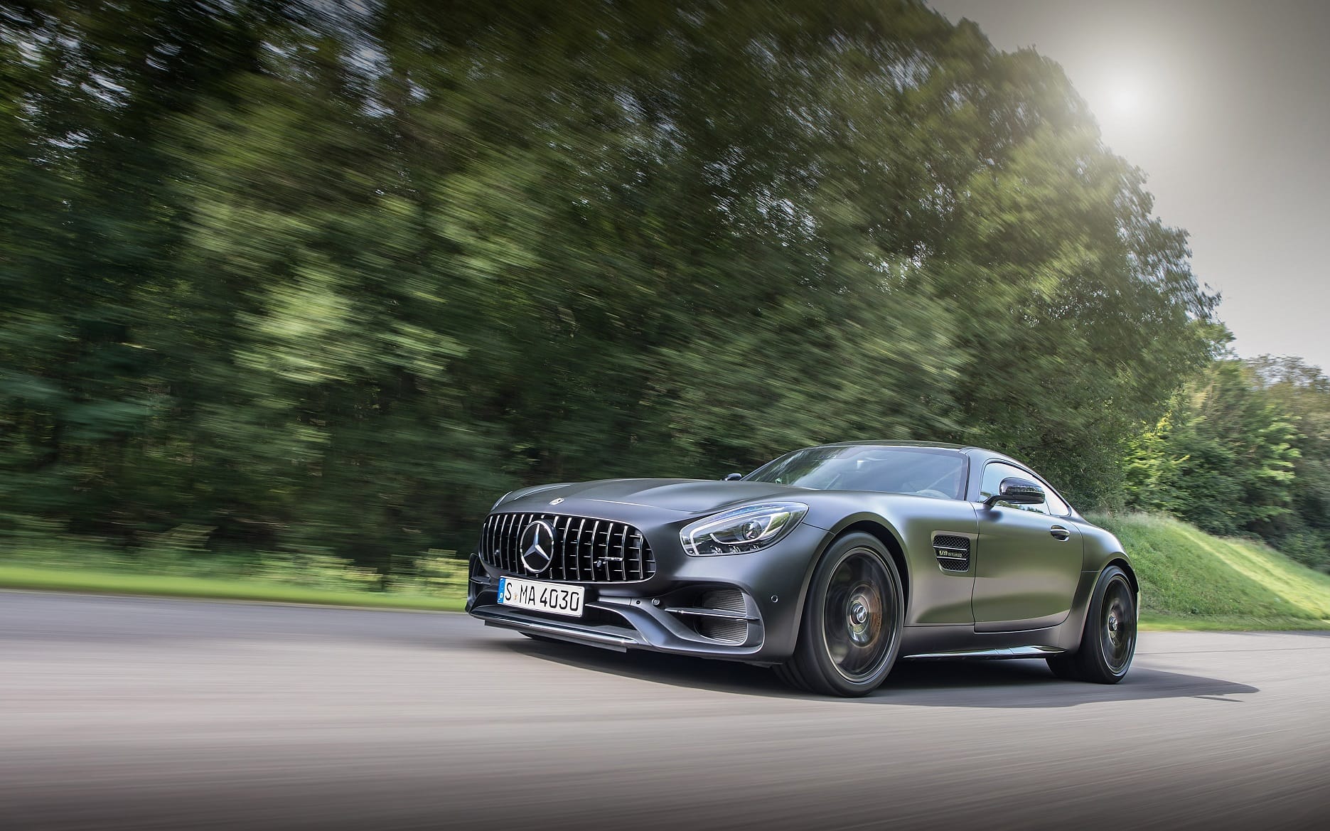 El Mercedes nacido para competir con el Porsche 911 alcanza su madurez con la versión AMG-GT Edition 50