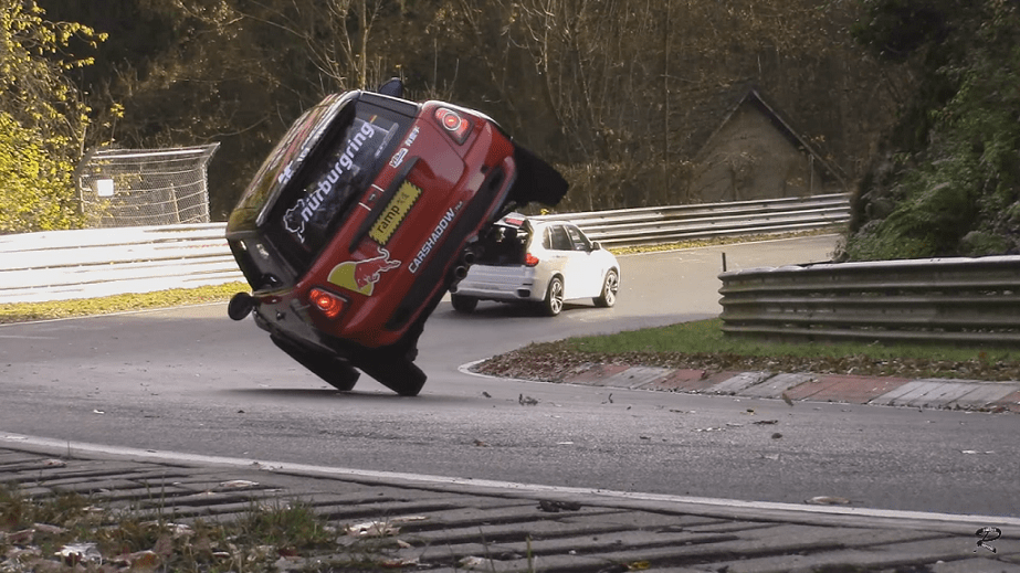 Vídeo: La vuelta más acrobática a Nürburgring en un MINI