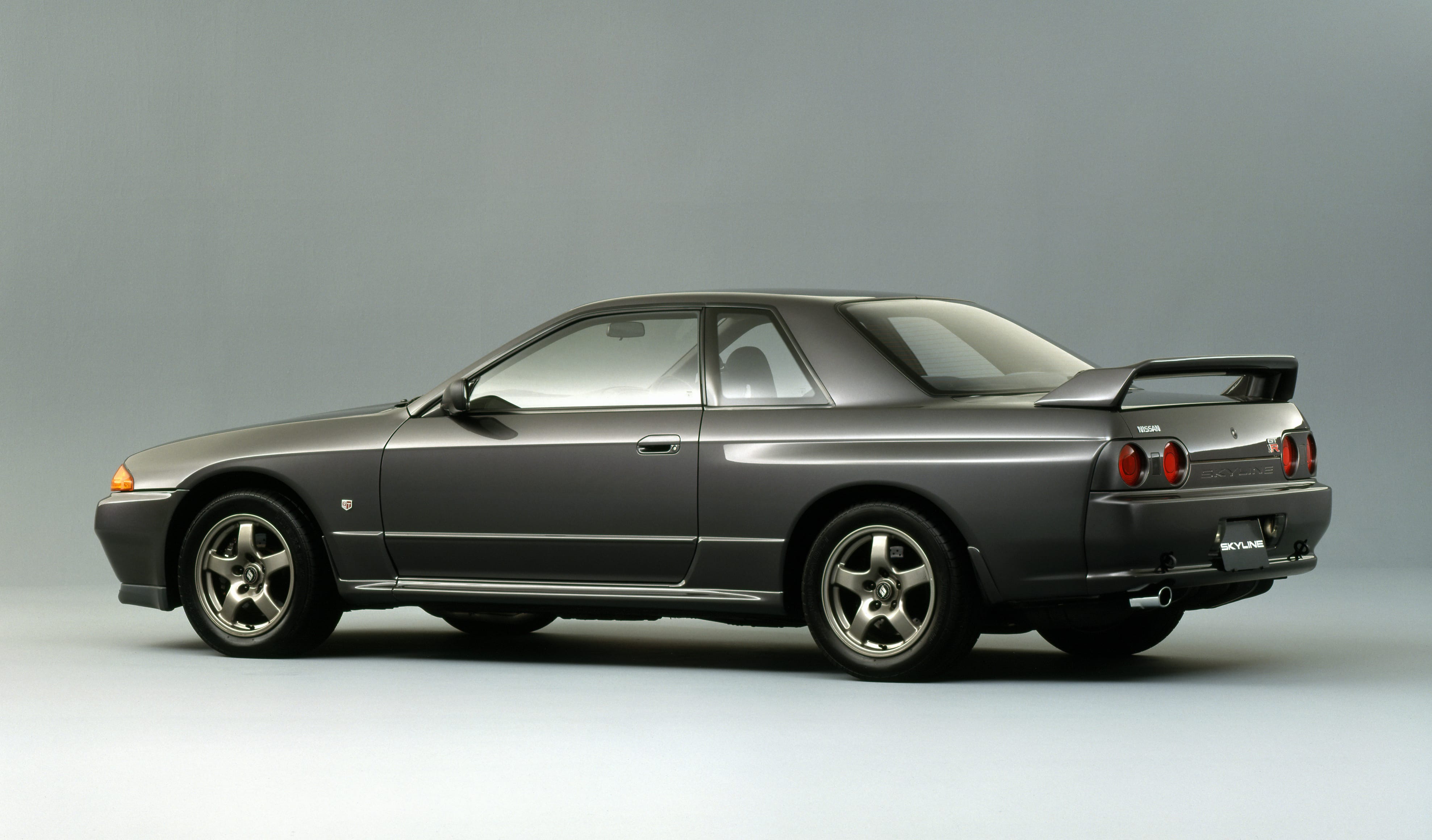 ¡Larga vida a los clásicos! Nissan fabricará de nuevo recambios originales del Skyline GT-R R32