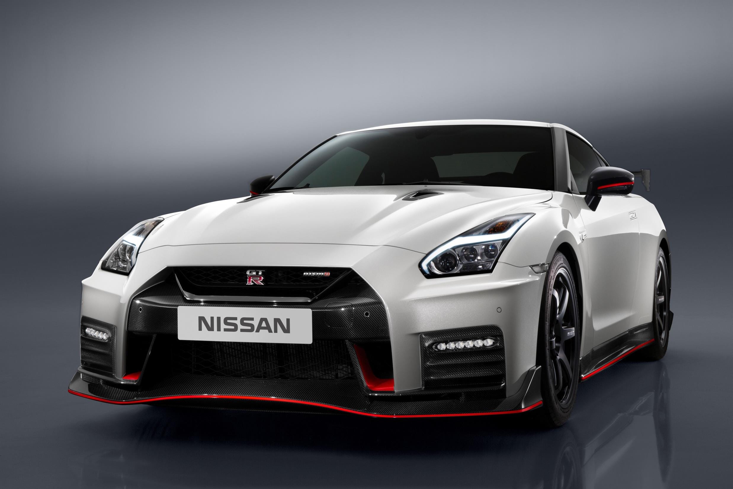 Ya conocemos el precio del Nissan GT-R NISMO, el terror de los circuitos