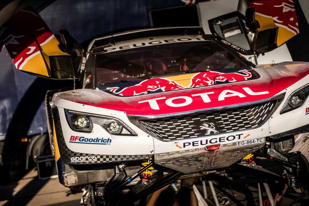 Peugeot Total vuelve a enfrentarse a las dunas de Marruecos