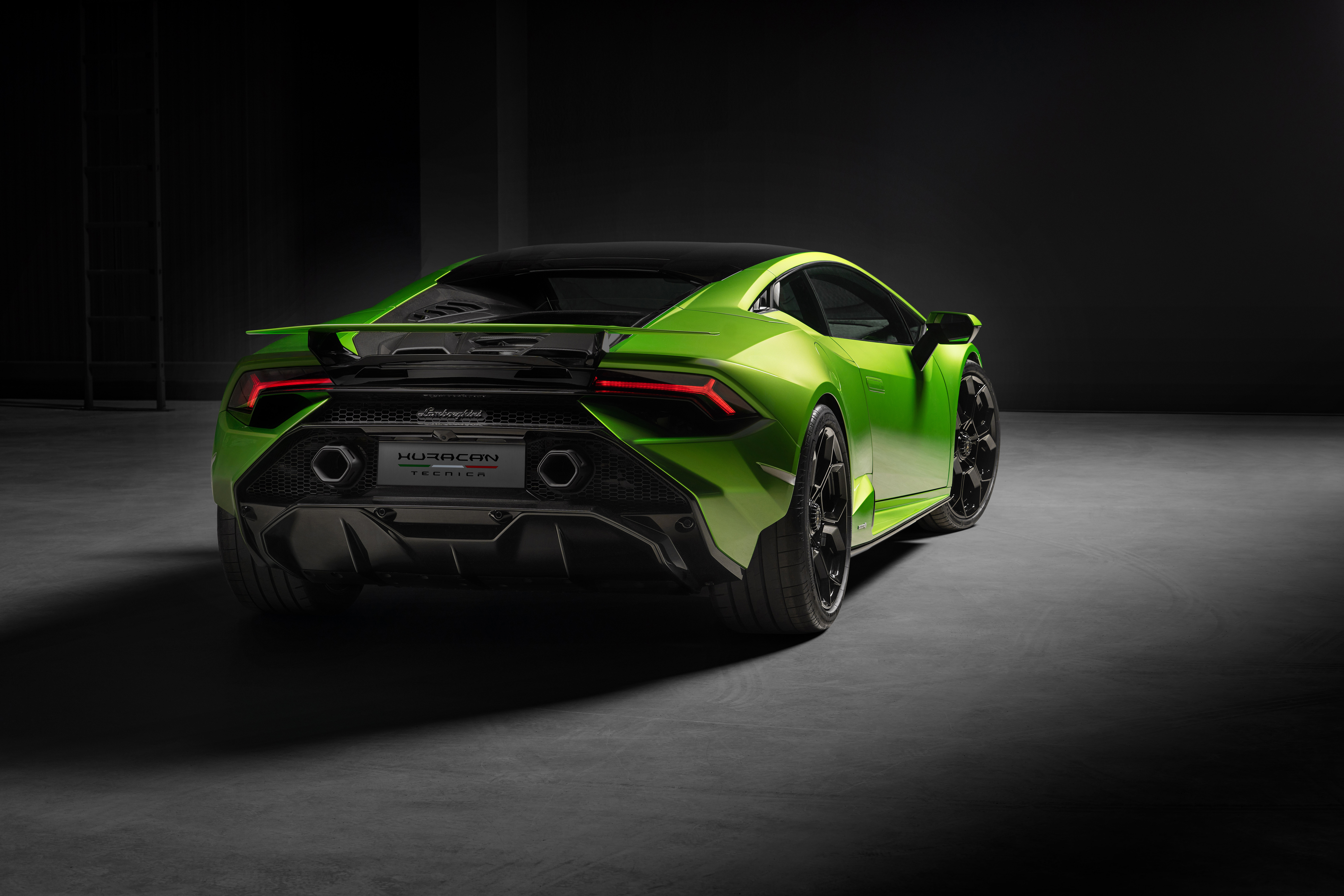 Lamborghini presenta su versión más bestia del Huracán, el Tecnica 