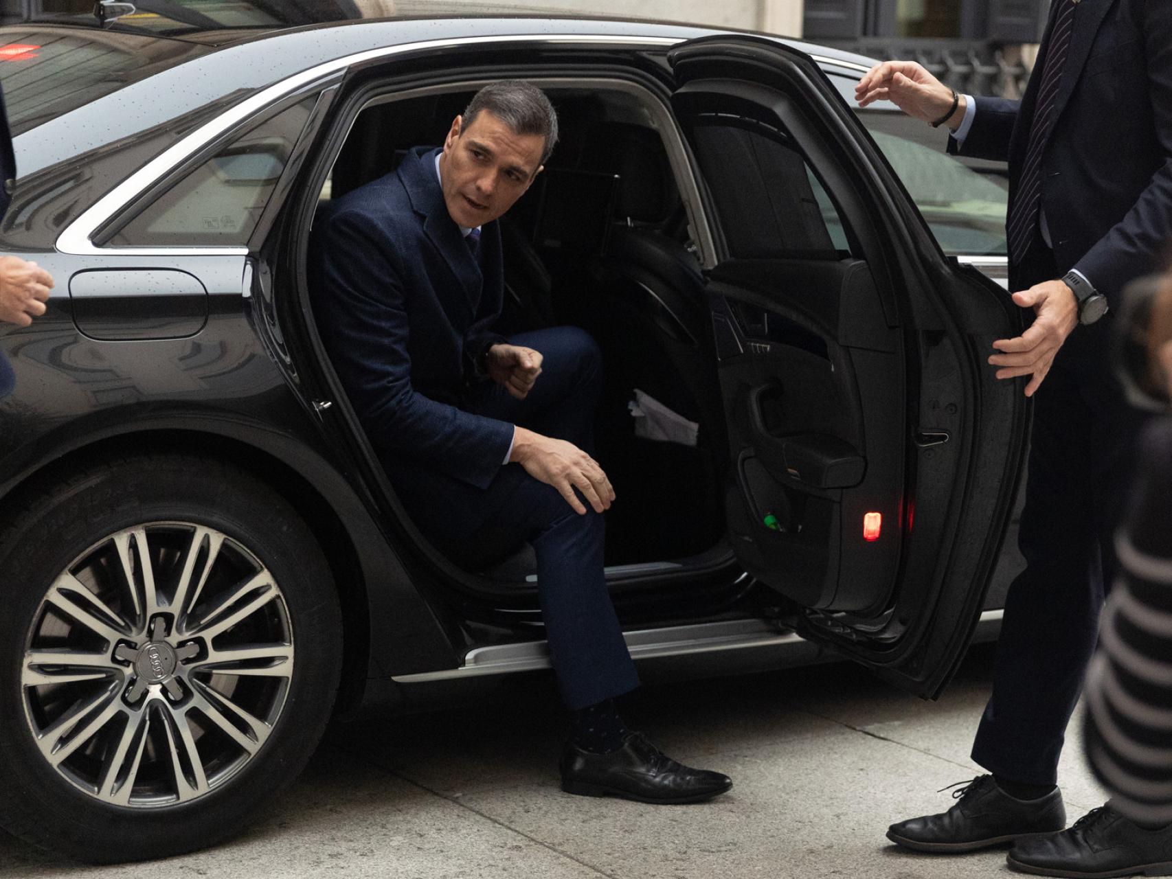 El coche de Pedro Sánchez es un Audi A8 L W12