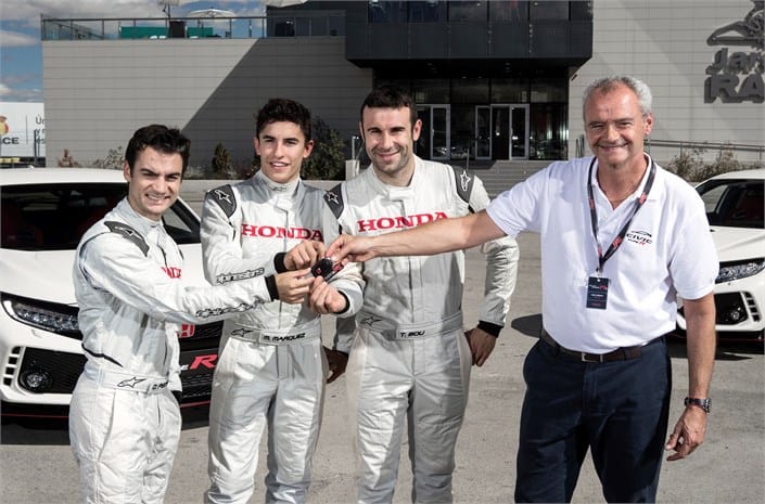 Marc Márquez, Dani Pedrosa y Toni Bou reciben su nueva montura; el nuevo Honda Civic Type R