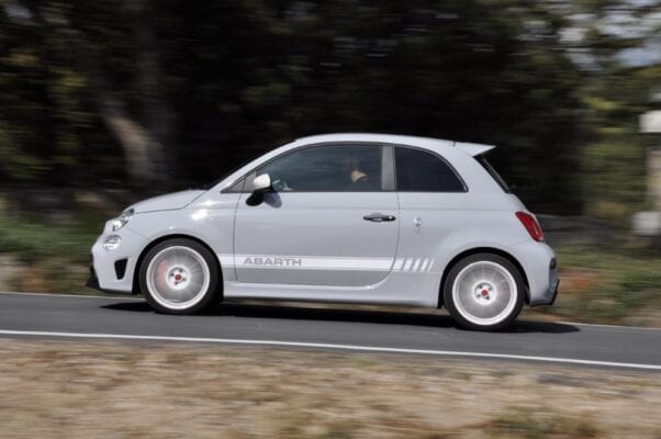 Abarth 595 Esseesse perfil conducción