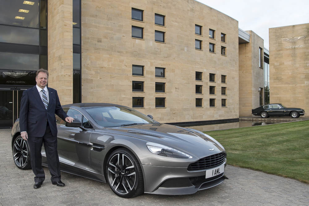 Andy Palmer junto al Aston Martin Vanquish