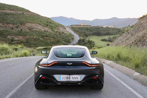 ¡Vantage V12 confirmado! Aston Martin nos adelanta su sonido