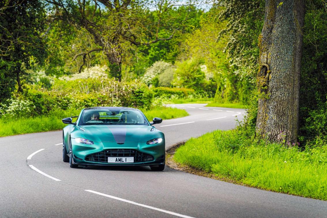 Prueba Aston Martin Vantage F1 Edition: fuera de red