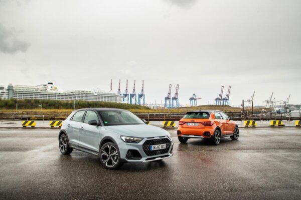 Audi A1 Citycarver gris y naranja Revista CAR