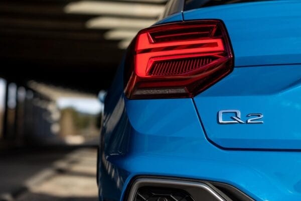 Audi Q2 2021 detalle trasera