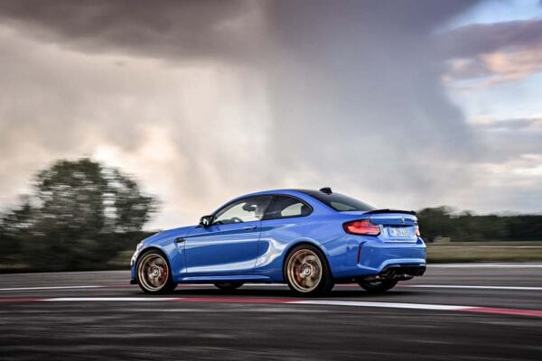 BMW M2 CS en circuito trasera