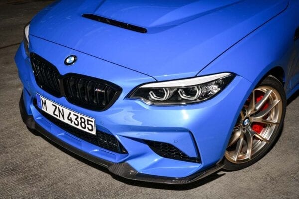 BMW M2 CS detalle capó