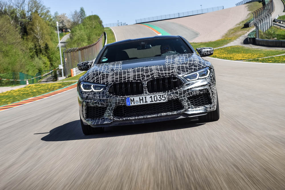 El nuevo BMW M8 asoma camuflado para enseñarnos sus armas