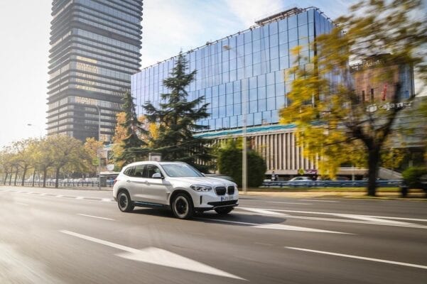 BMW iX3 frontal