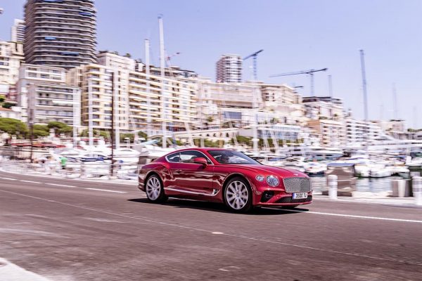 Bentley Continental GT en el puerto de Monaco