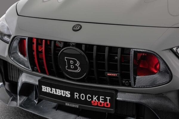 Brabus Rocket 900 parrilla iluminada