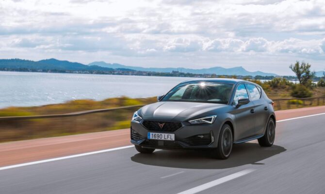 Llega el CUPRA León E-Hybrid de 204 CV, más autonomía eléctrica, más accesible