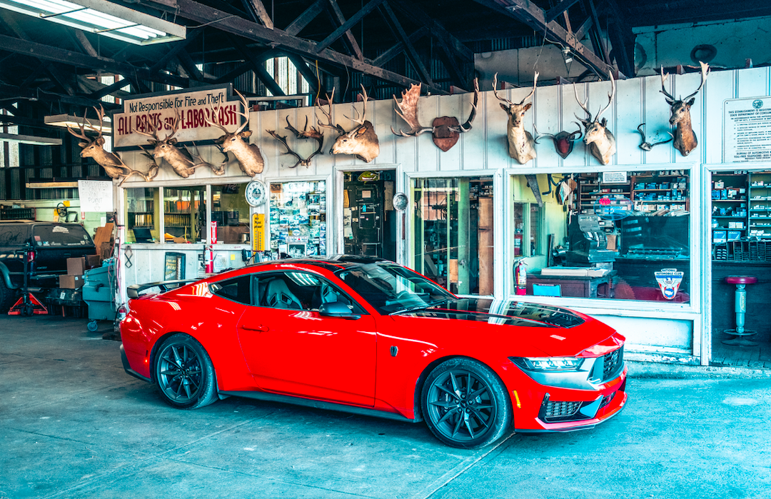 Todo al caballo ganador: prueba 300 km Ford Mustang Dark Horse