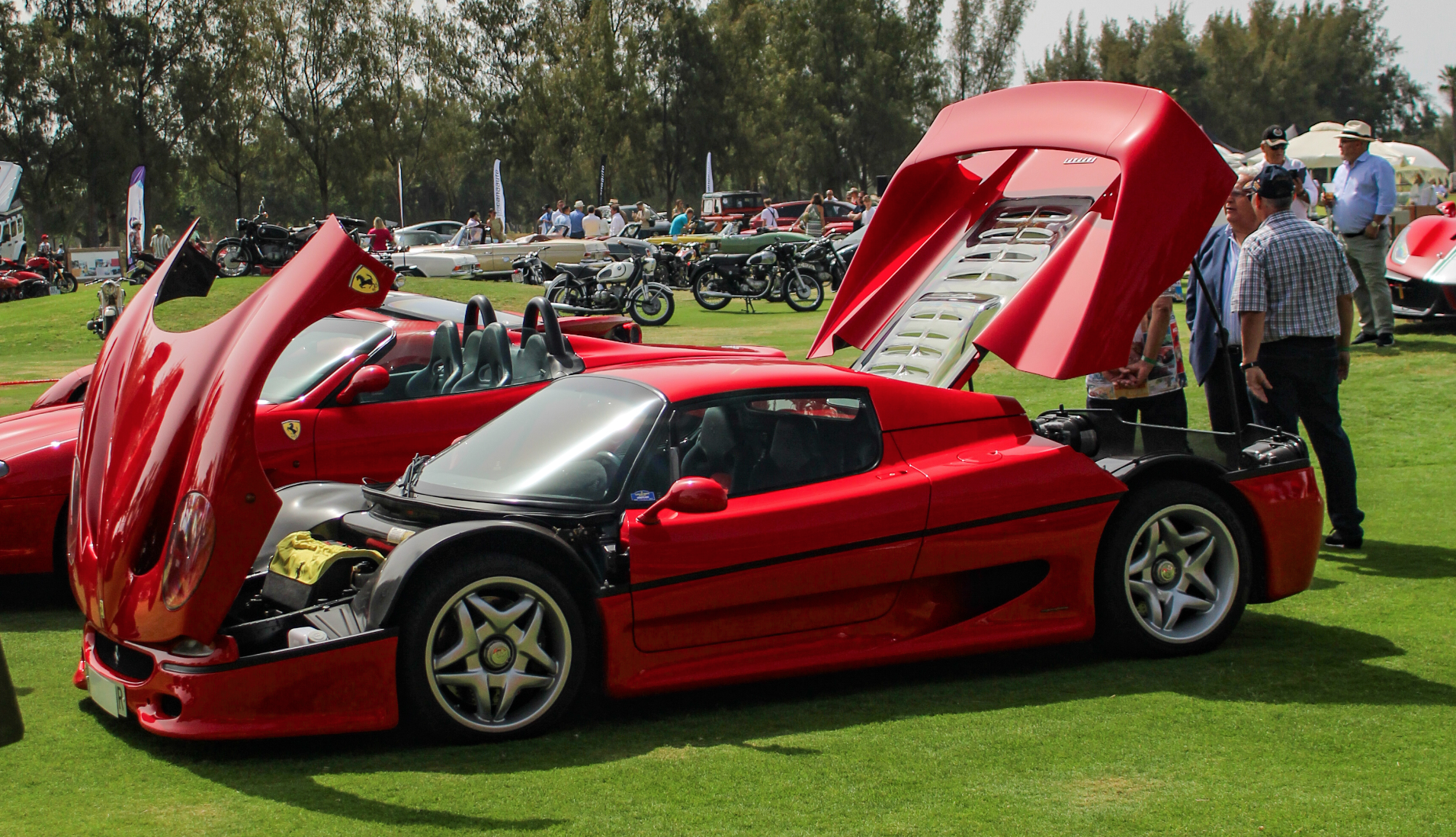 El F50 deslumbrando en AutoBello Canarias