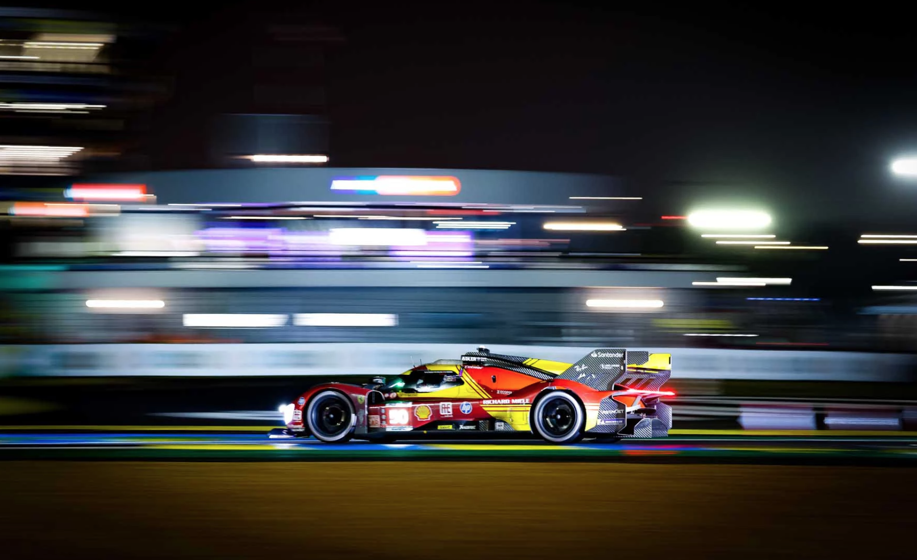 Ferrari cuando cayó la noche en Le Mans