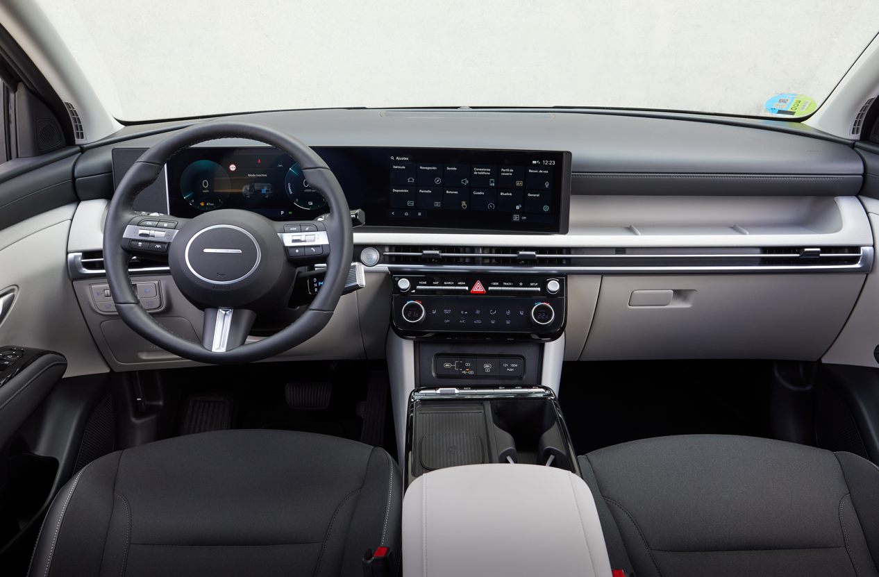 El diseño interior del nuevo Hyundai Tucson es completamente nuevo, destacando la amplitud y la nueva tecnología incorporada