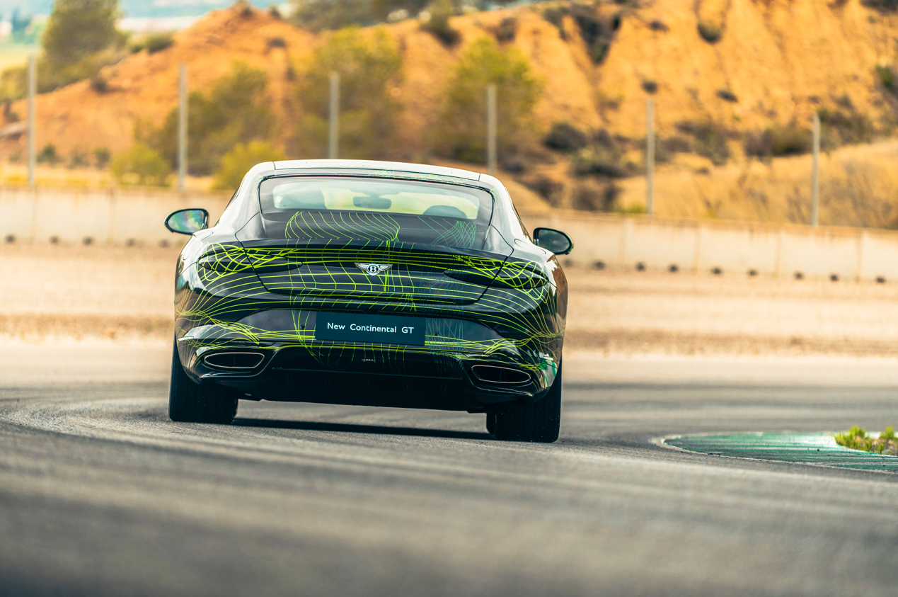 El Bentley Continental ha aumentado su peso y su distribución se ha desplazado hacia atrás