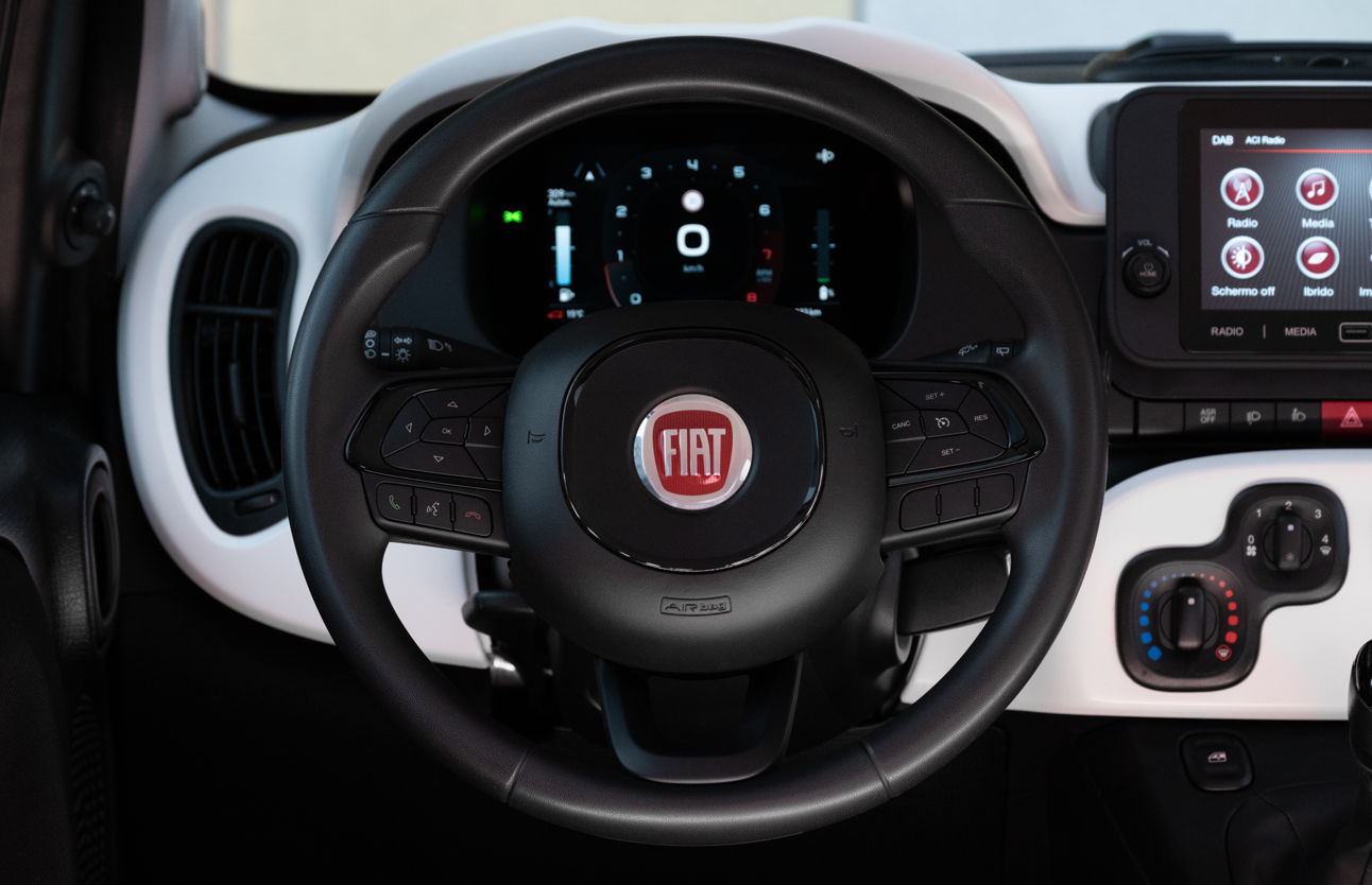 El interior es muy Fiat Panda