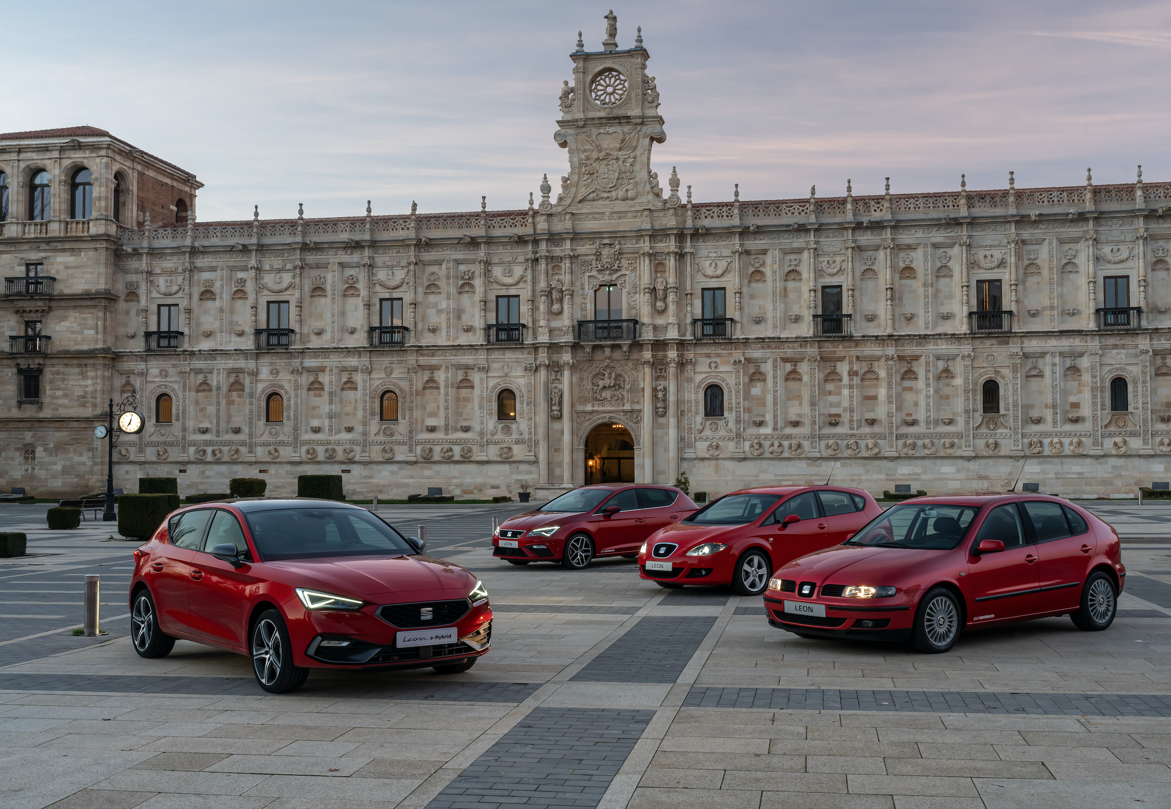 Todas las generaciones del Seat León juntas