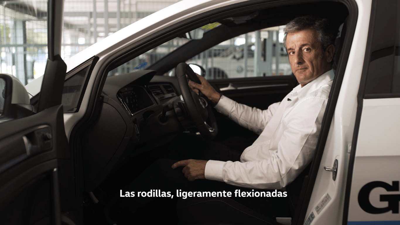 Luis Moya posición al volante