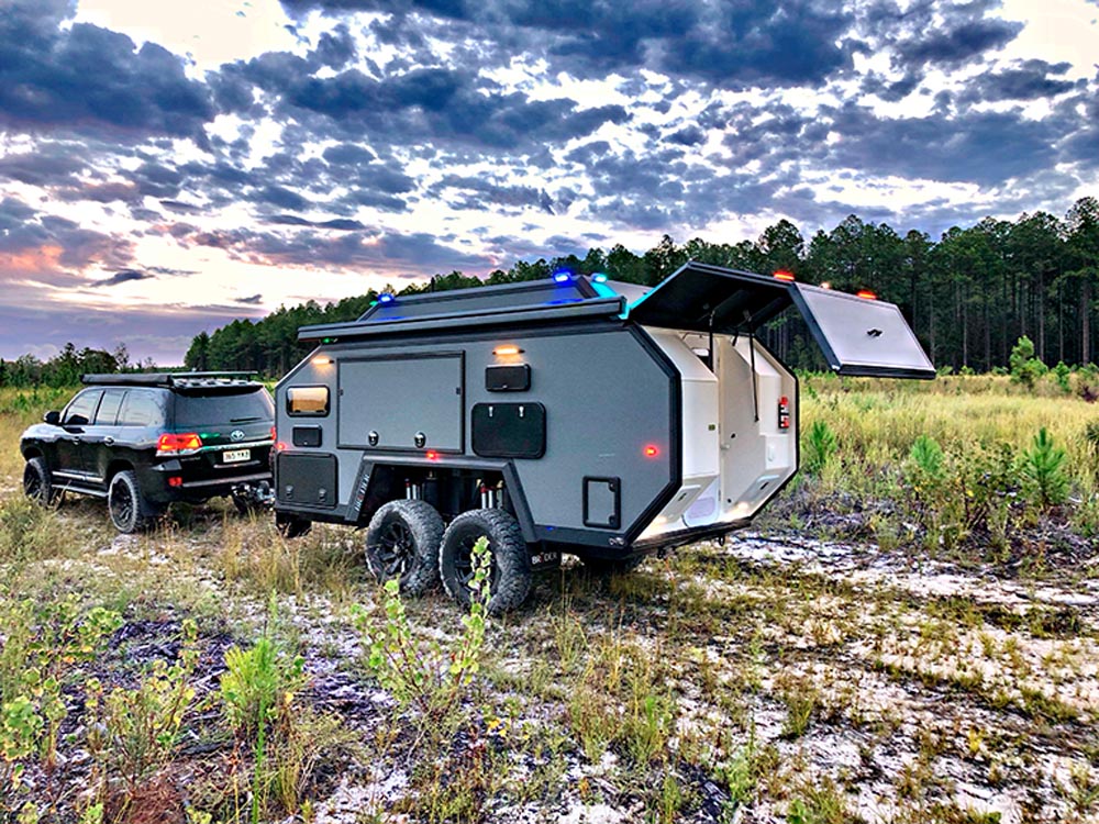 Bruder EXP-6, la caravana para los amantes del offroad