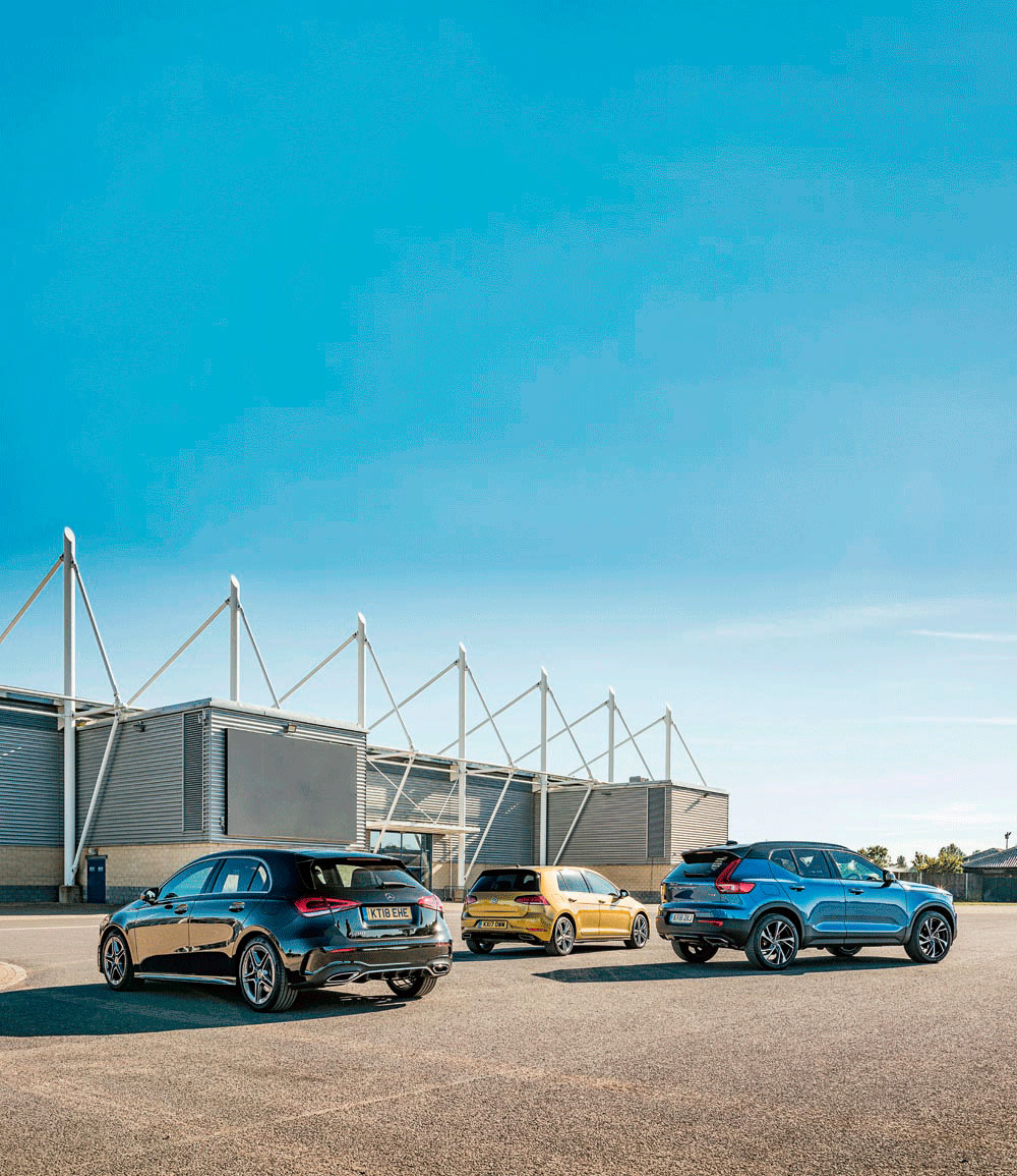 Mercedes Clase A, VW Golf y Volvo XC40