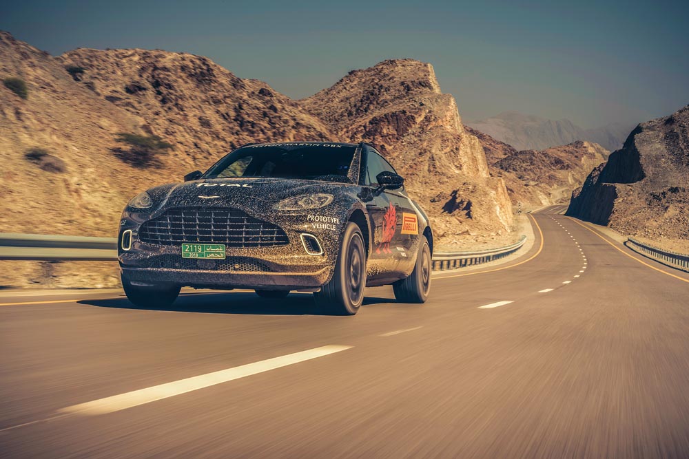 Prueba Aston Martin DBX: sin fronteras por el desierto