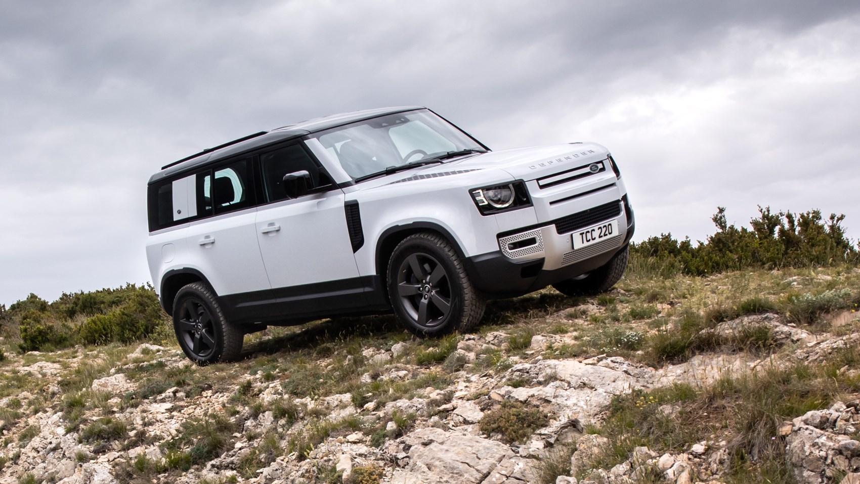 Prueba Land Rover Defender P400e: el Landie erudito