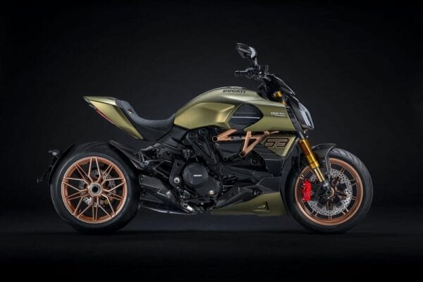 Ducati Diavel 1260 Lamborghini perfil