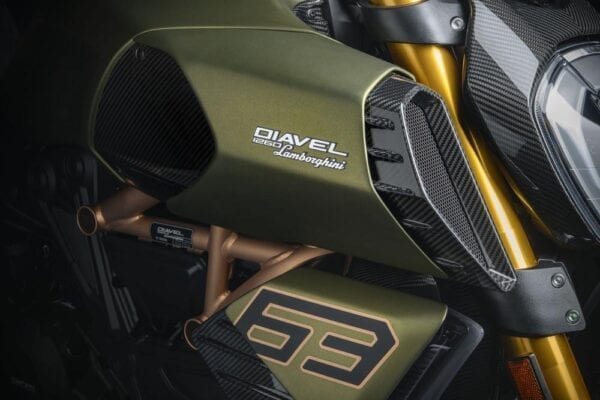 Ducati Diavel 1260 Lamborghini depósito