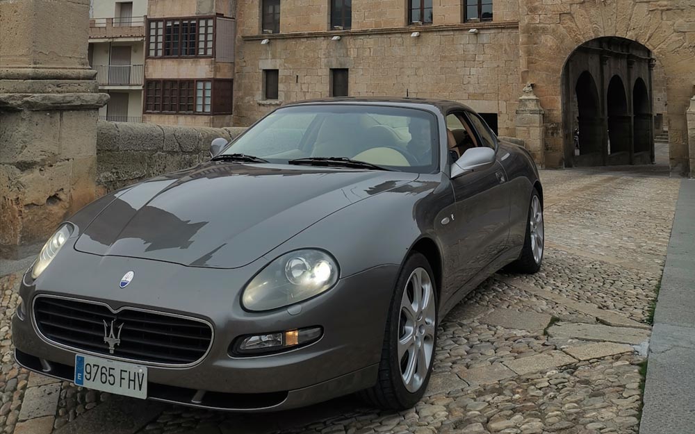 Escapada Maserati Coupe frontal