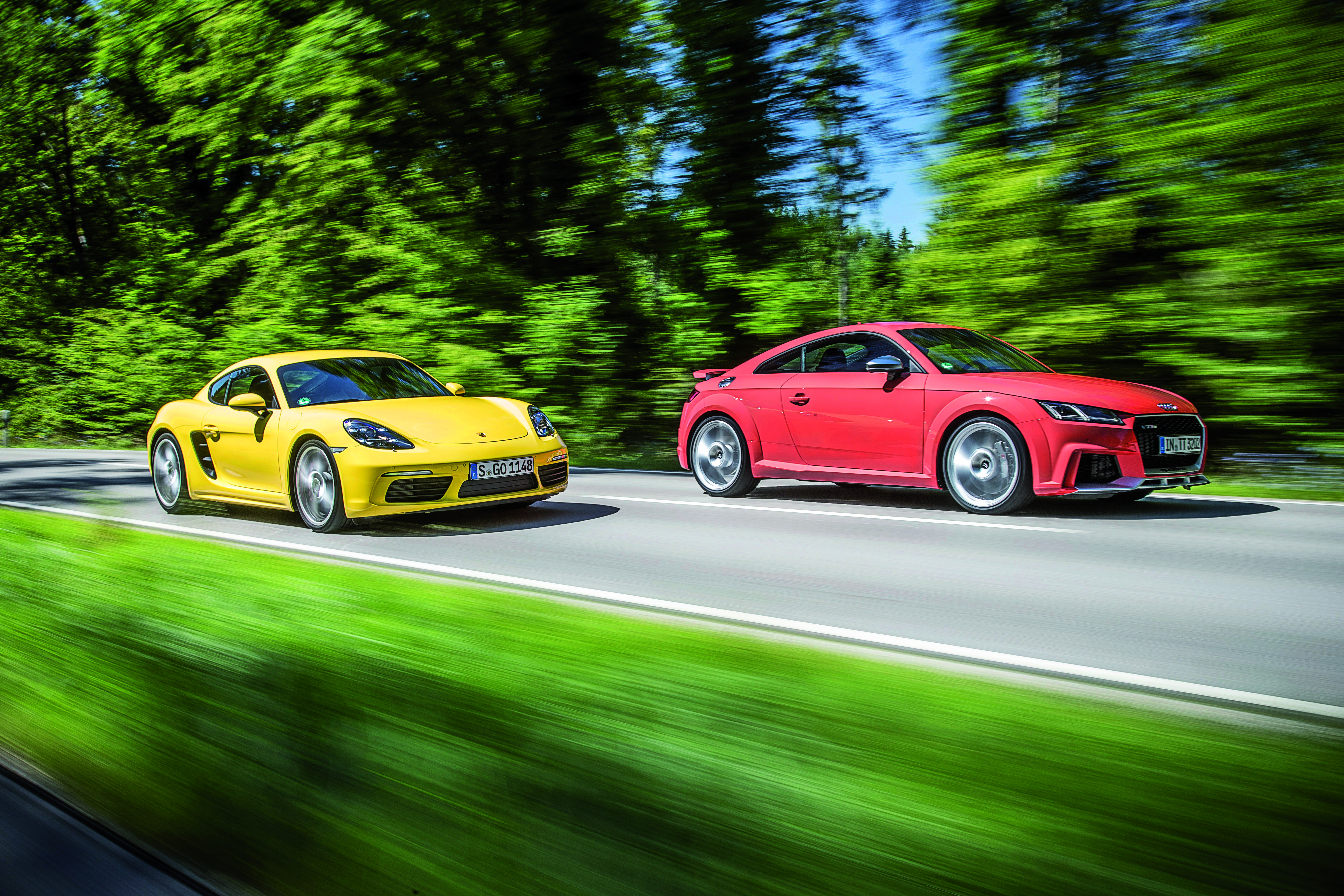 Audi TT RS vs Porsche 718 Cayman S: ¡Posible golpe de Estado!