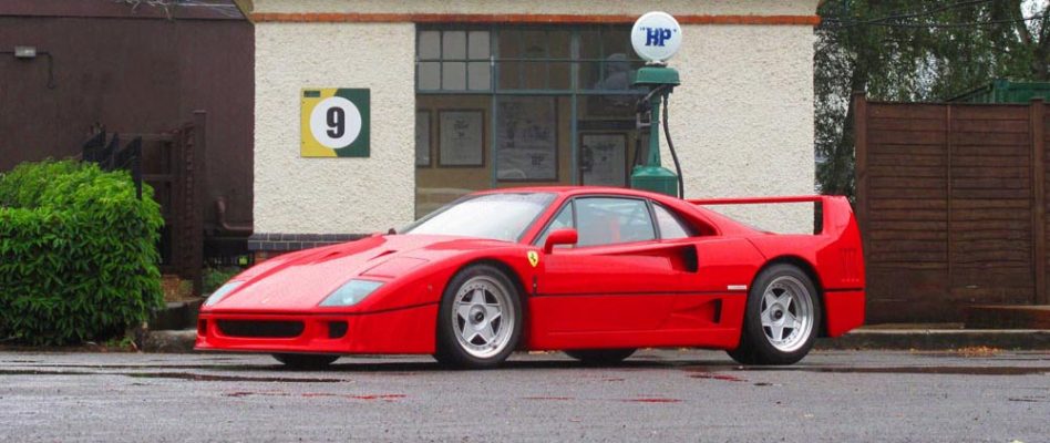 Ferrari F40 vs supercoches