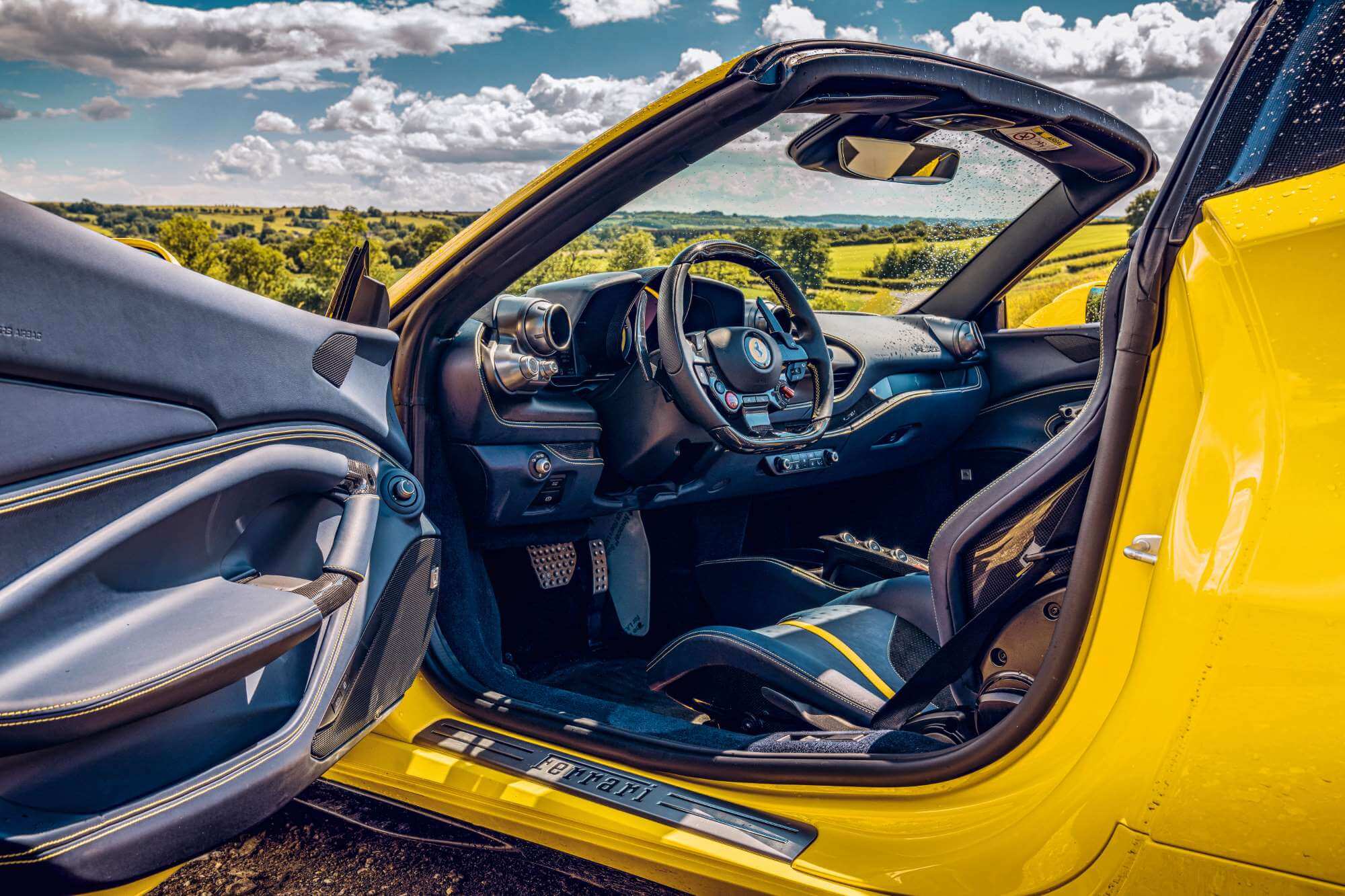 Ferrari F8 Spider interior