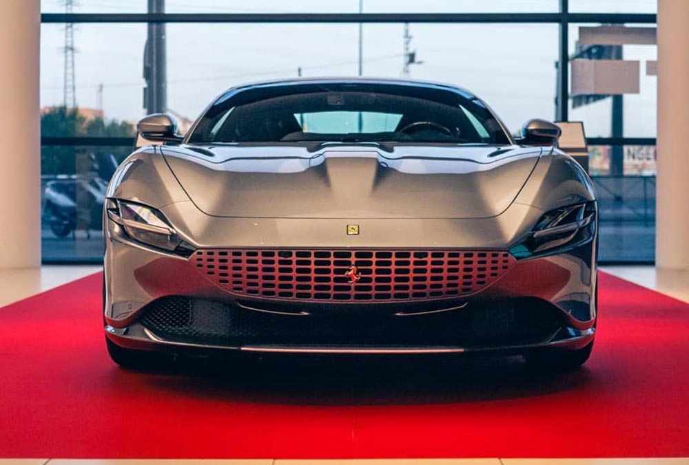 Ferrari Santogal nos presenta en Madrid al nuevo Roma, el coupé de 620 CV