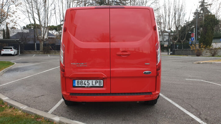 Prueba Ford Transit Custom híbrida enchufable, carga electrificada pero ¿eficiente?