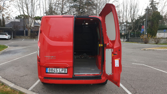 Prueba Ford Transit Custom híbrida enchufable