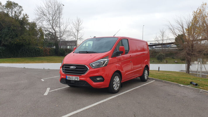 Prueba Ford Transit Custom híbrida enchufable