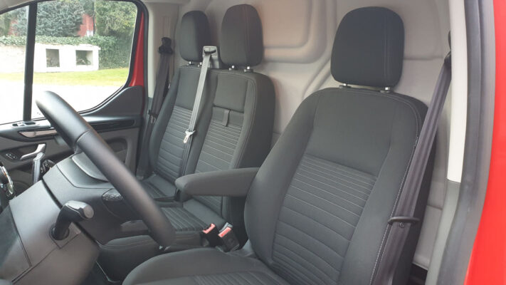 Prueba Ford Transit Custom híbrida enchufable