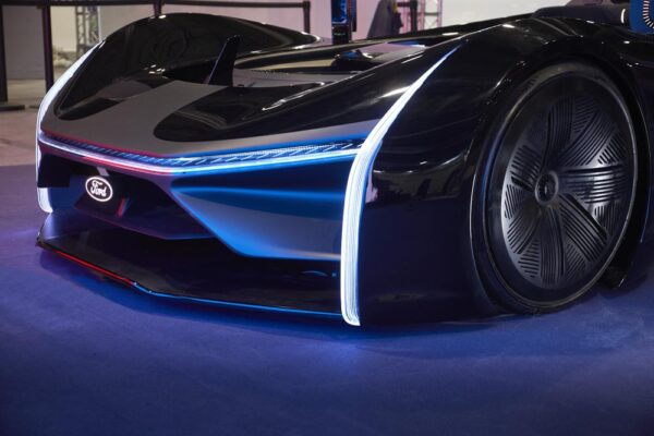 Fordzilla P1 detalle luz