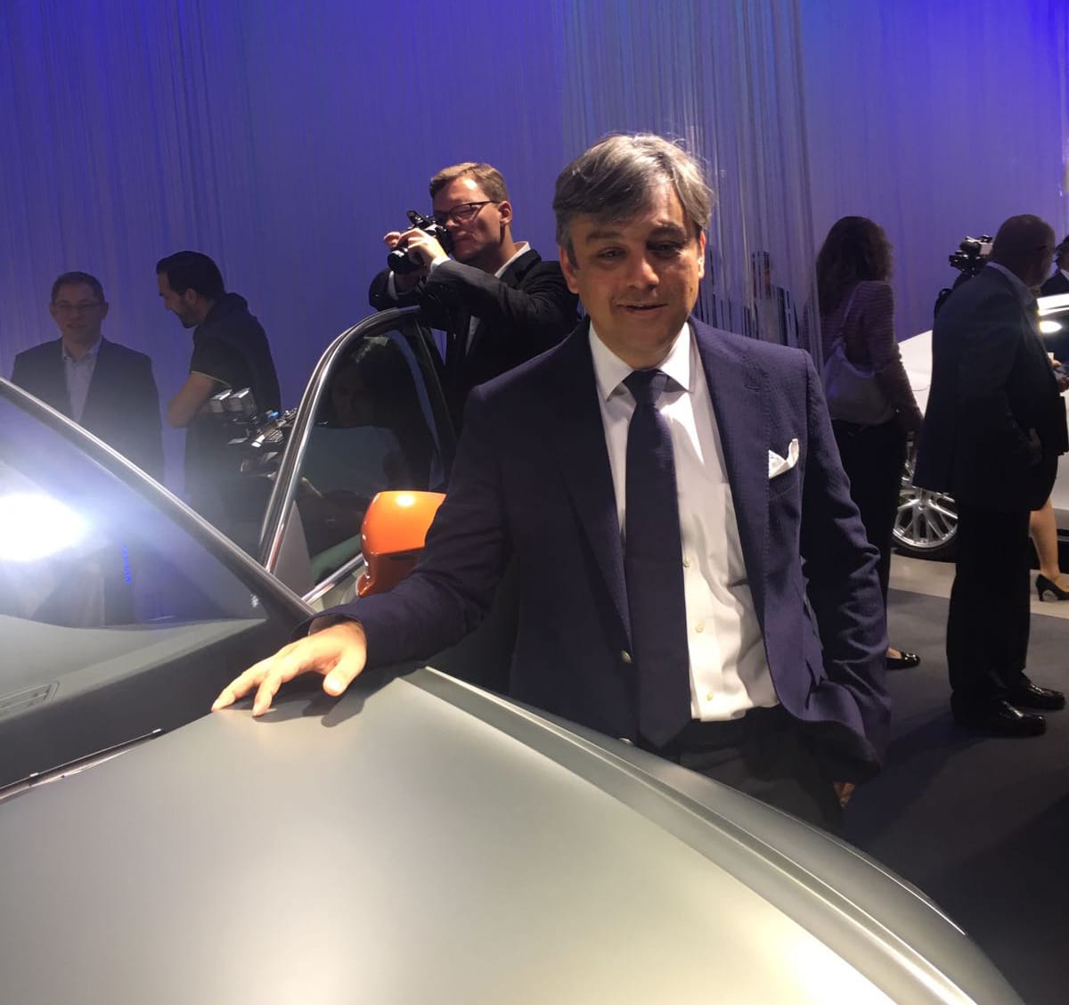 Asistimos en el Salón de París al evento anual donde el grupo Volkswagen muestra todos sus productos, novedades y planes de futuro.