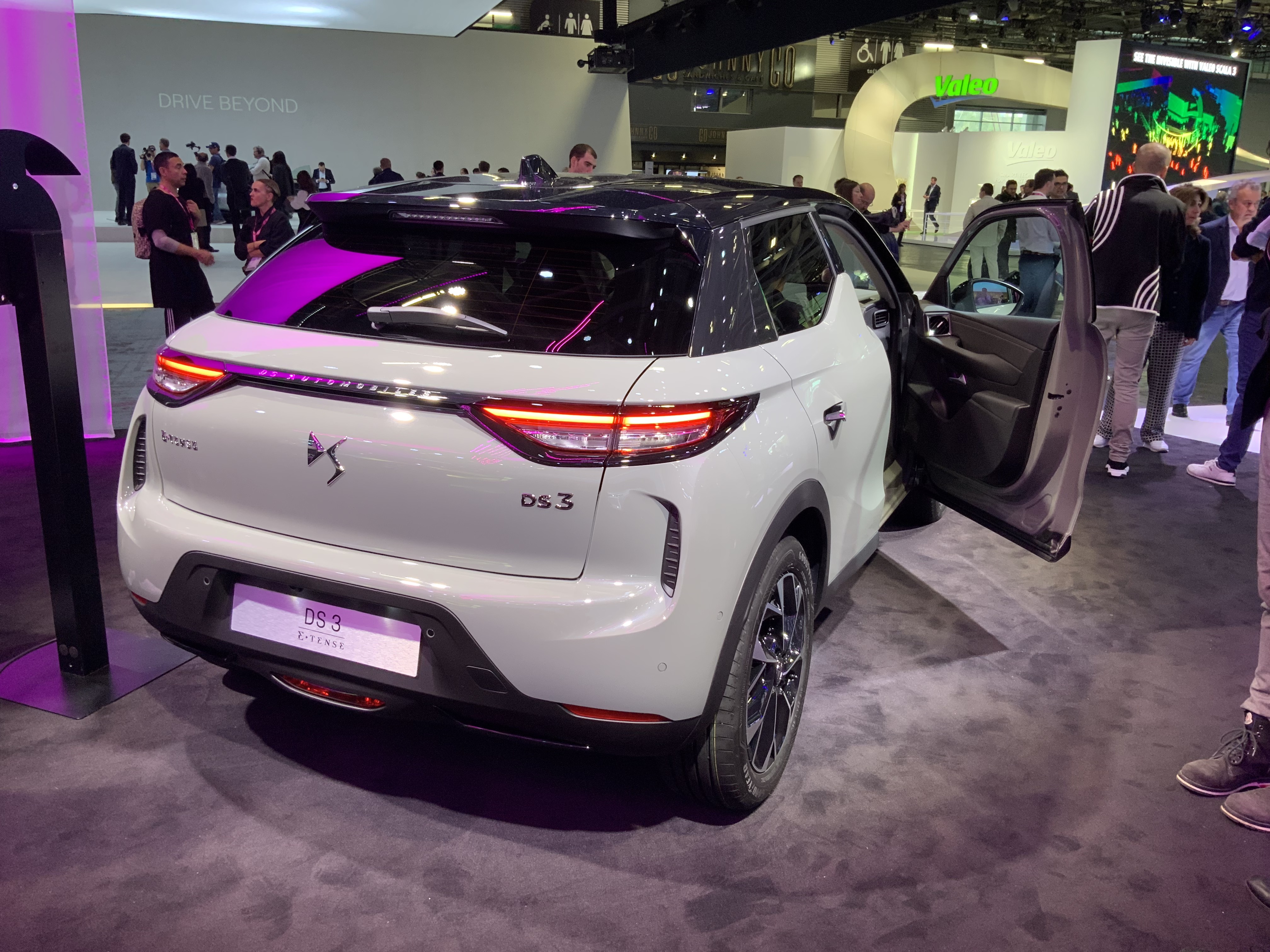 DS ilumina Francia con novedades mundiales y prototipos eléctricos