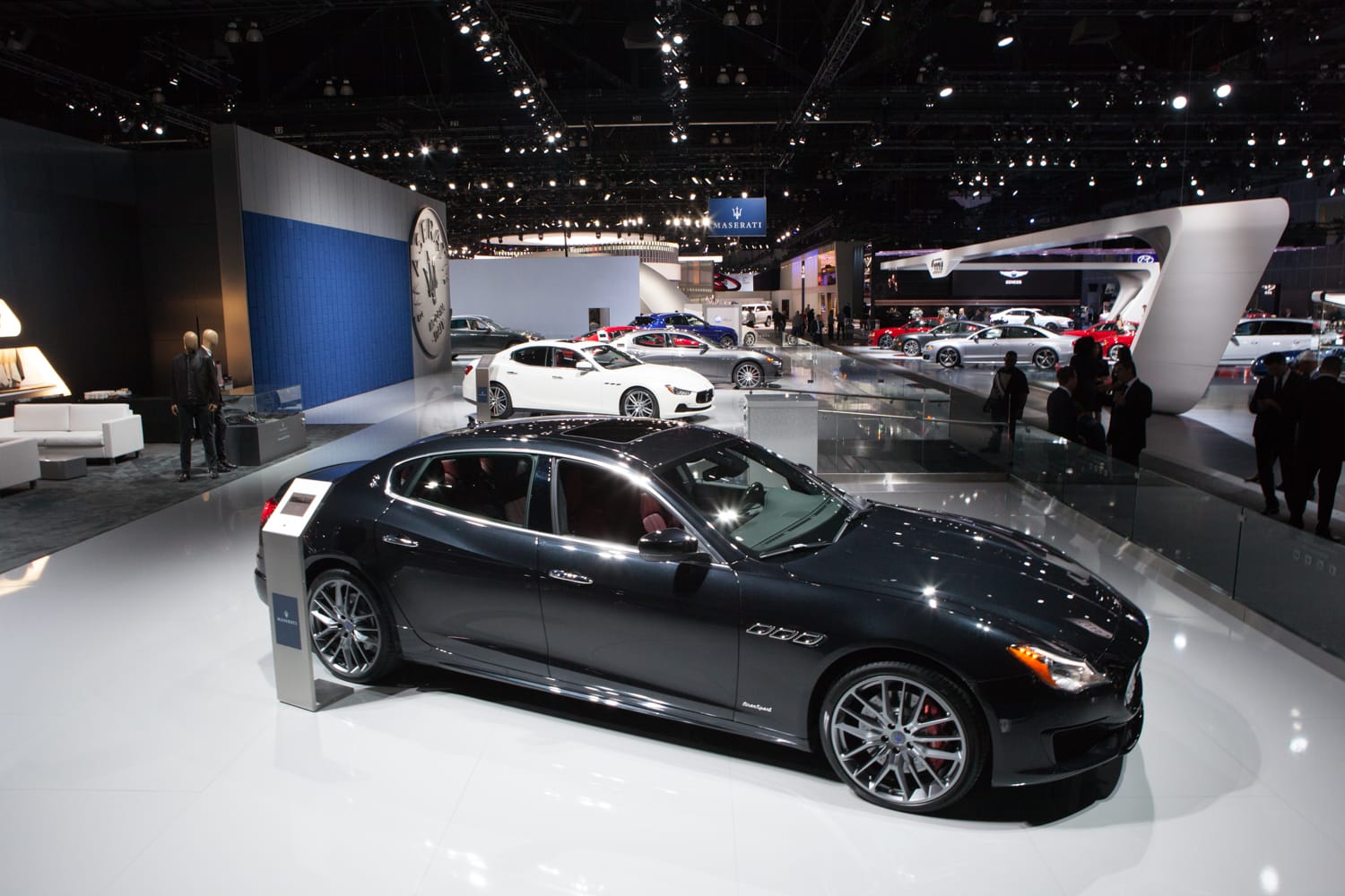 Maserati brilla en el Salón de Los Ángeles con toda la gama del tridente