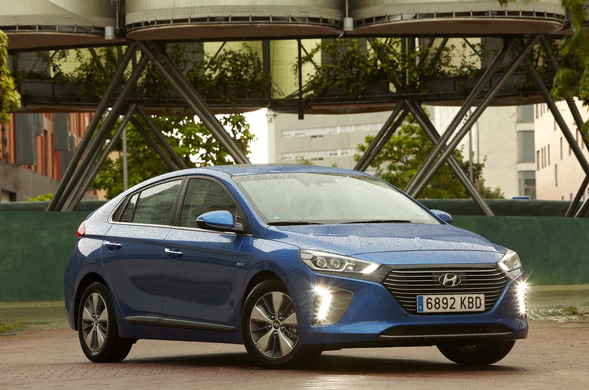 Prueba Hyundai IONIQ, de la ciudad a la montaña siendo más ecológicos